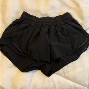 Lululemon Hotty Hot short